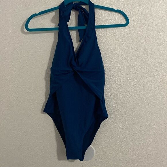 NWT- CUPSHE- deep blue halter twisted detail one piece- Size small - Picture 2 of 12